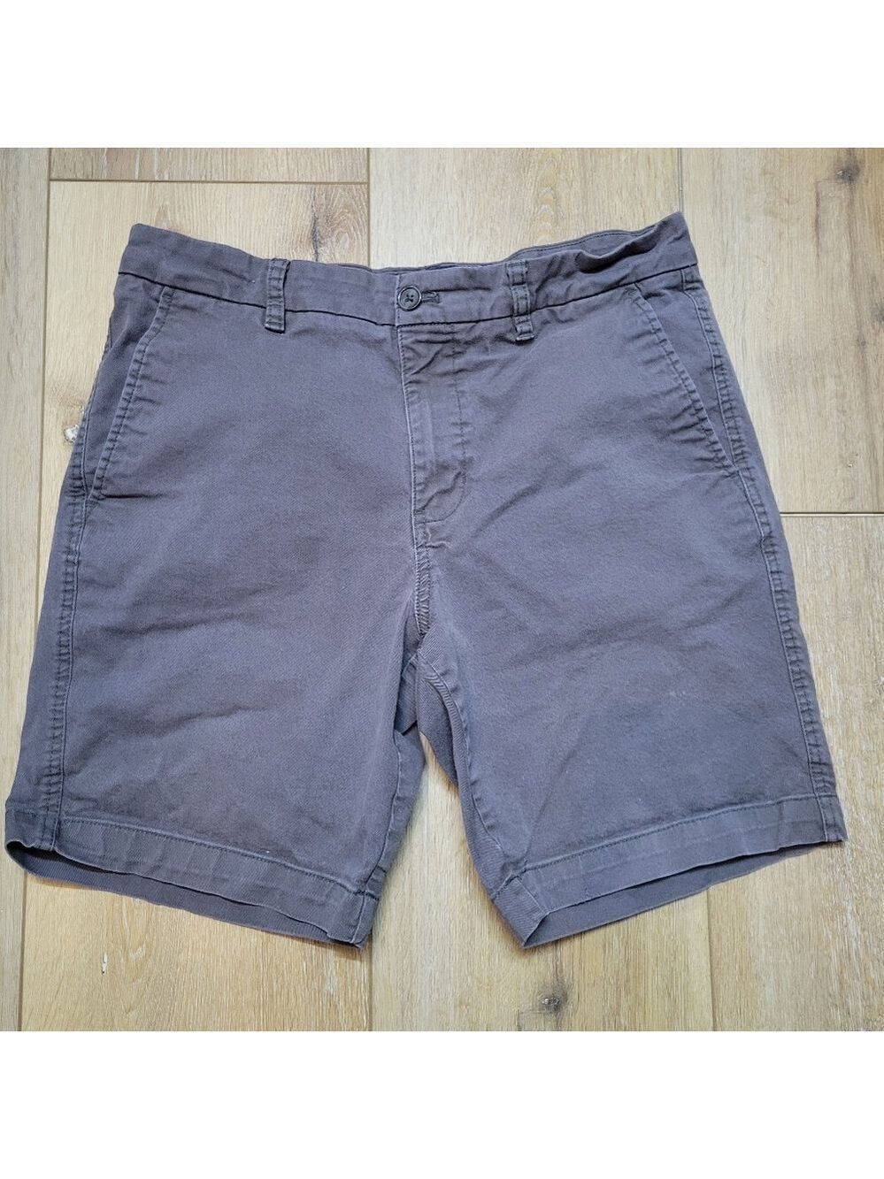 Chaps Men's Charcoal Flat Front Shorts Size 32